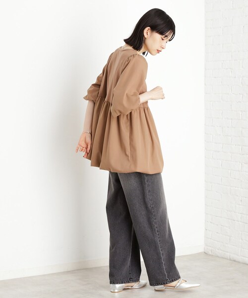 THE SHOP TK (ザ ショップ ティーケー )の「バルーンスリーブペプラムチュニック【洗える】(Tシャツ/カットソー・レディース・ブラック/ブラウン系/オフホワイト・12/13)」の14枚目の写真