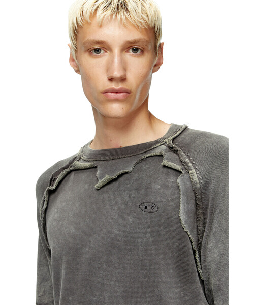 DIESEL（ディーゼル）の「メンズ コットンプルオーバートップ K-PETRO（ニット/セーター・メンズ・グレー・XX-LARGE/SMALL/MEDIUM/X-SMALL/X-LARGE/LARGE）」の2枚目の写真