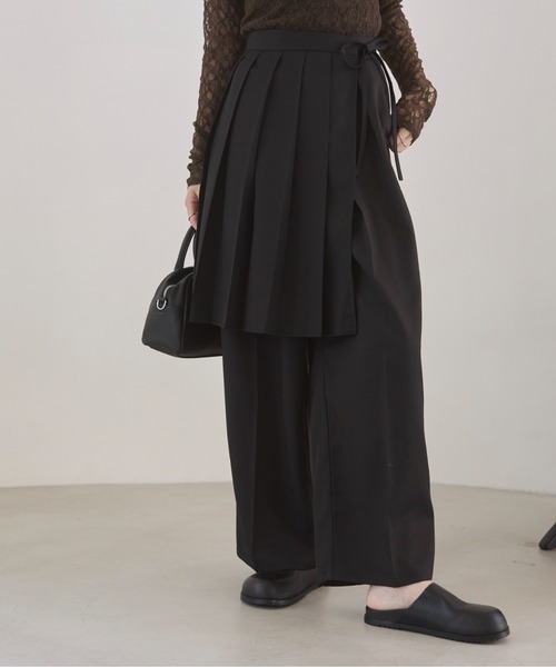 ANGIE（アンジー）の「【セットアイテム/単品着用可能】ラッププリーツスカート付き スラックスパンツ（スラックス・レディース・ブラック/チャコール・FREE）」の3枚目の写真