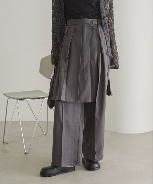 ANGIE（アンジー）の「【セットアイテム/単品着用可能】ラッププリーツスカート付き スラックスパンツ（スラックス・レディース・ブラック/チャコール・FREE）」の5枚目の写真