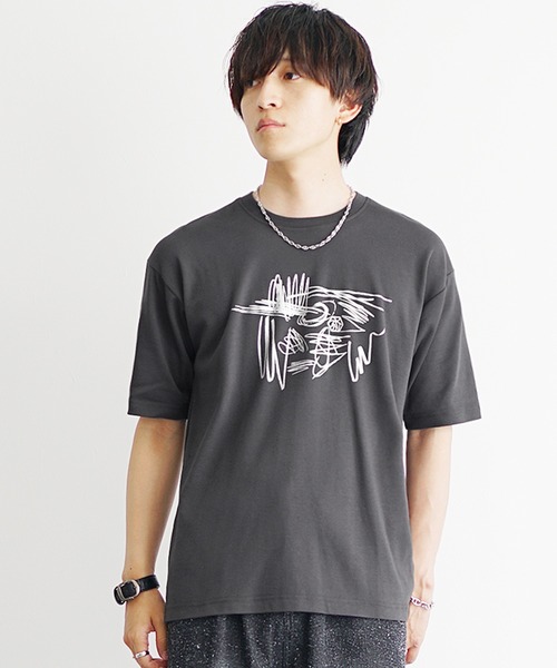 MinoriTY(マイノリティ)の「【MinoriTY】ソフトタッチ×厚手仕立て落書き風箔プリントTシャツ 半袖Tシャツ メンズ 夏服(Tシャツ/カットソー・メンズ・スミクロ/オフホワイト・L/M/S)」の9枚目の写真