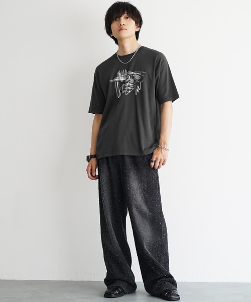 MinoriTY(マイノリティ)の「【MinoriTY】ソフトタッチ×厚手仕立て落書き風箔プリントTシャツ 半袖Tシャツ メンズ 夏服(Tシャツ/カットソー・メンズ・スミクロ/オフホワイト・L/M/S)」の11枚目の写真