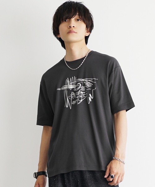 MinoriTY(マイノリティ)の「【MinoriTY】ソフトタッチ×厚手仕立て落書き風箔プリントTシャツ 半袖Tシャツ メンズ 夏服(Tシャツ/カットソー・メンズ・スミクロ/オフホワイト・L/M/S)」の8枚目の写真