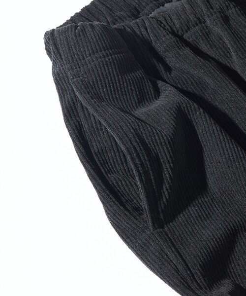 FREAK'S STORE（フリークスストア）の「限定展開 ベーシックシルエット コーデュロイ クライミング パンツ / テーパードシルエット（その他パンツ・メンズ・オリーブ/ブラウン/ブラック/チャコールグレー/ベージュ・MEDIUM/SMALL/LARGE）」の9枚目の写真