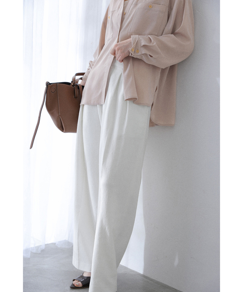 La TOTALITE（ラトータリテ）の「【洗える】シュシュSETピーチサテン起毛シャツ（シャツ/ブラウス・レディース・ブラウン/キャメル/バーガンディー・FREE）」の21枚目の写真