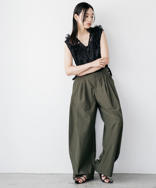 mili an deni(ミリアンデニ)の「ミリタリーカーブパンツ(チノパンツ・レディース・オフホワイト/カーキ・M)」の8枚目の写真