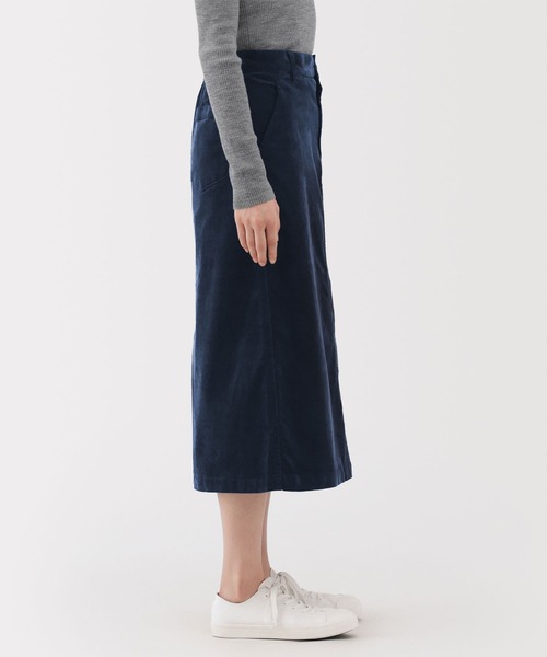 無印良品（ムジルシリョウヒン）の「婦人　ストレッチコーデュロイ　ナロースカート（スカート・レディース・ダークグレー/アイボリー/ネイビー・XL/L/M/S）」の15枚目の写真
