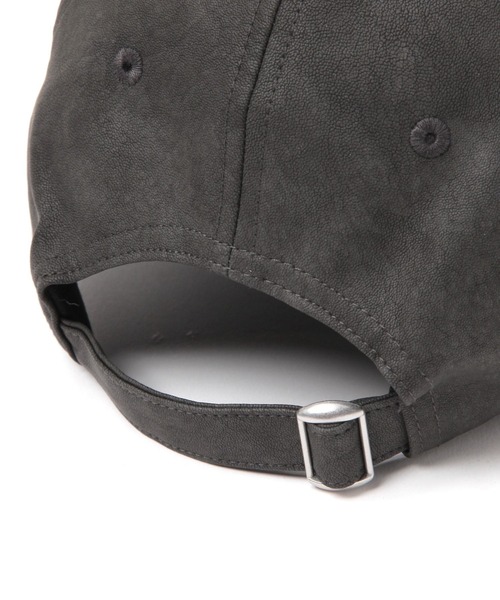 LAKOLE（ラコレ）の「フェイクレザーキャップ / 587436（キャップ・レディース・チャコール/ブラウン・FREE）」の3枚目の写真