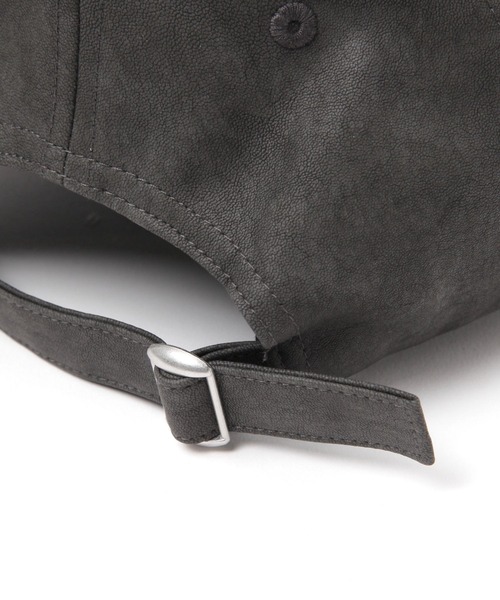 LAKOLE（ラコレ）の「フェイクレザーキャップ / 587436（キャップ・レディース・チャコール/ブラウン・FREE）」の4枚目の写真