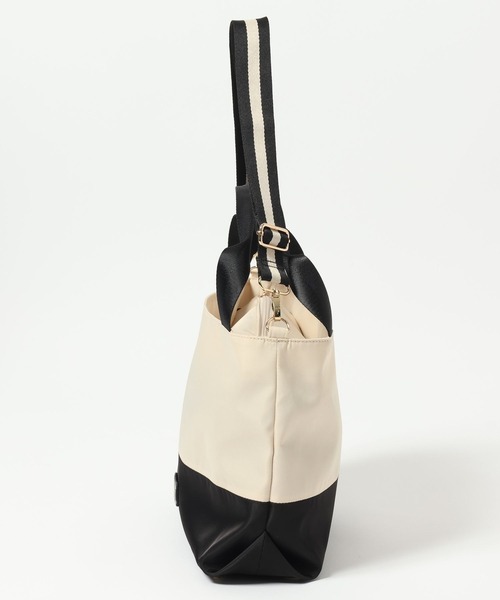 Elura(エルーラ)の「撥水ベルト2WAYトート/579691(トートバッグ・レディース・ブラック/ベージュ/クリーム/キャメル/カーキ/グレー・FREE)」の15枚目の写真