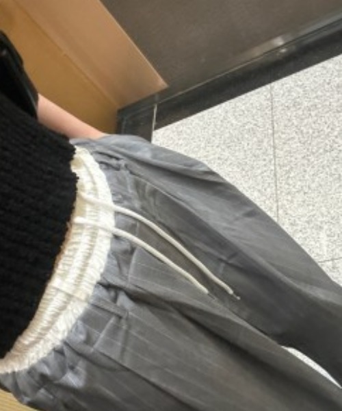 FAVORITO(ファヴォリート)の「ドローストリングパッチワークストライプ柄ワイドパンツ(その他パンツ・レディース・グレー/ネイビー・F)」の14枚目の写真
