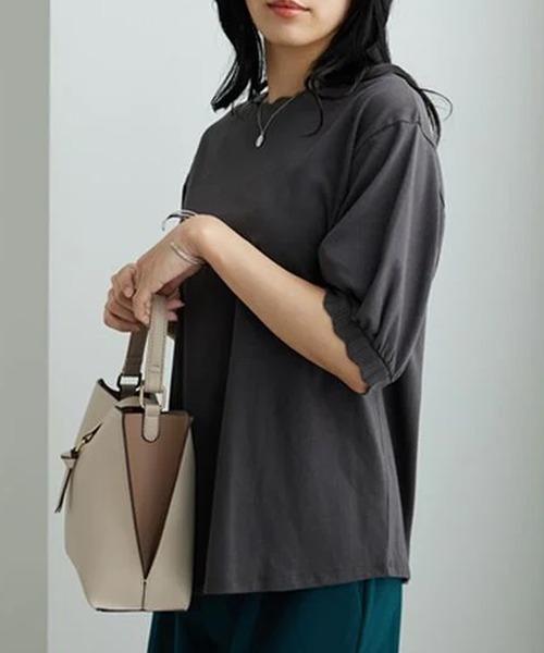 BELLUNA PLUS(ベルーナ)の「デザインリブ使いふんわり袖プルオーバー(Tシャツ/カットソー・レディース・ブルー/チャコール/ライム・MEDIUM/LARGE/X-LARGE)」の1枚目の写真