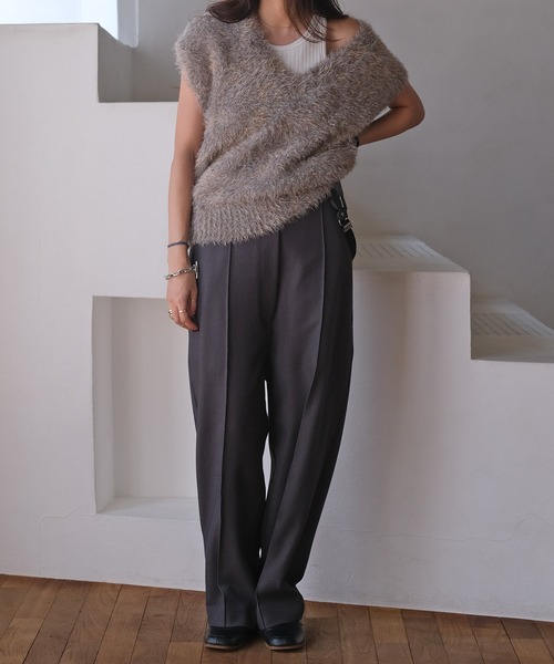 AKTE(アクテ)の「Vネックラメシャギーニットベスト(ベスト・レディース・ベージュ系/グレー系・FREE)」の18枚目の写真