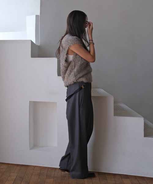 AKTE(アクテ)の「Vネックラメシャギーニットベスト(ベスト・レディース・ベージュ系/グレー系・FREE)」の20枚目の写真