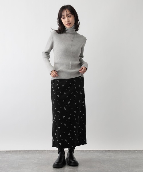 FOUND GOOD（ファウンドグッド）の「ベロア刺繍タイトスカート（スカート・レディース・ブラウン系5/ブラック・L/M/S）」の4枚目の写真