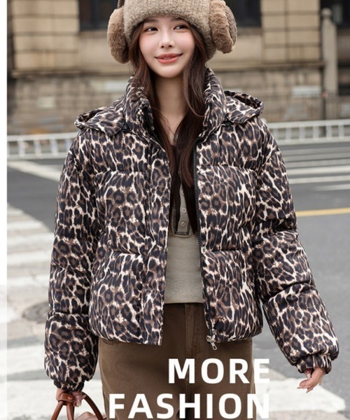 VETEMENTS 豹柄　ダウンジャケット　黒　Mサイズ　限定　貴重　名作 VETEMENTS 豹柄 ダウンジャケット 黒 Mサイズ 限定 貴重 名作