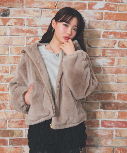 repipi armario（レピピ アルマリオ）の「【girly line】モコモコファーフーディ－（ブルゾン・キッズ・チャコールグレー/アイボリー/モカ・SMALL/MEDIUM/LARGE）」の4枚目の写真