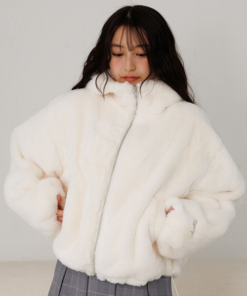 repipi armario（レピピ アルマリオ）の「【girly line】モコモコファーフーディ－（ブルゾン・キッズ・チャコールグレー/アイボリー/モカ・SMALL/MEDIUM/LARGE）」の10枚目の写真