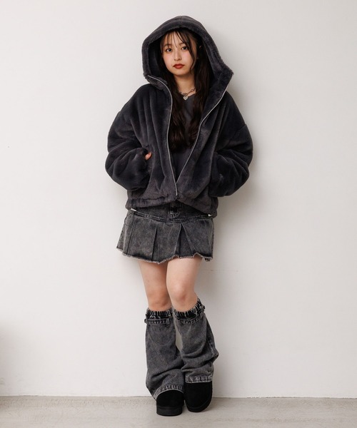 repipi armario（レピピ アルマリオ）の「【girly line】モコモコファーフーディ－（ブルゾン・キッズ・チャコールグレー/アイボリー/モカ・SMALL/MEDIUM/LARGE）」の13枚目の写真