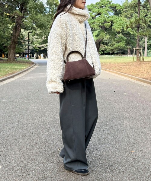 fredy emue(フレディエミュ)の「フェイクファーコート(ムートンコート・レディース・ベージュ/アイボリー/チャコールグレー・38)」の18枚目の写真