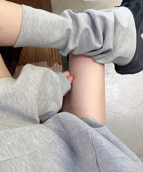 meJane（ミージェーン）の「ナンバー17ワッペントップス × スウェットショートパンツ × レッグカバー セットアップ（セットアップ・レディース・グレー・M/L）」の8枚目の写真