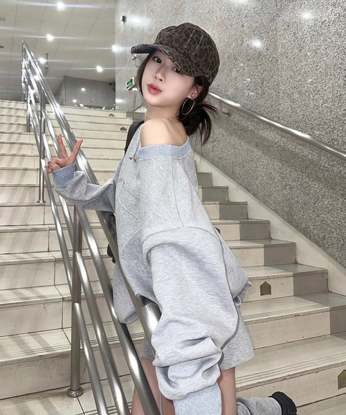 セール】ナンバー17ワッペントップス × スウェットショートパンツ