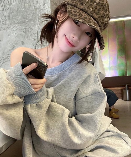 meJane（ミージェーン）の「ナンバー17ワッペントップス × スウェットショートパンツ × レッグカバー セットアップ（セットアップ・レディース・グレー・M/L）」の3枚目の写真