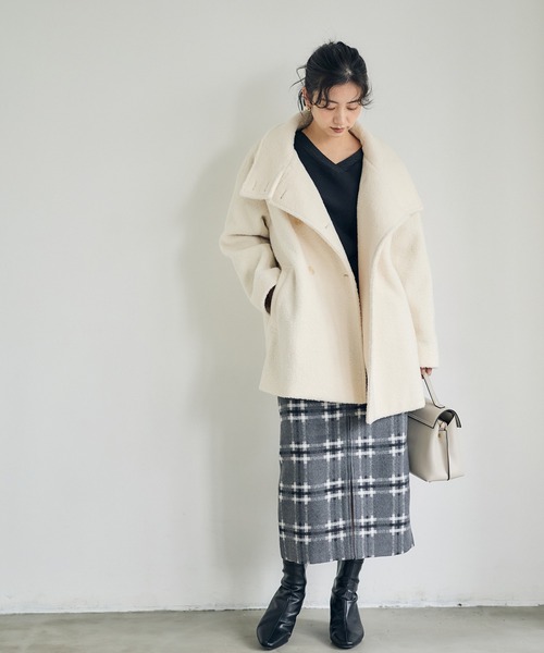 12Twelve Agenda(トゥエルブ アジェンダ)の「衿2wayフラッフィーハーフコート(その他アウター・レディース・チャコールグレー/アイボリー・M)」の15枚目の写真