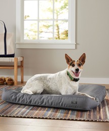 L.L.Bean（エルエルビーン）の「プレミアム・デニム・ドッグ・ベッド、長方形 ミディアム（ペット用クッション/マット）」
