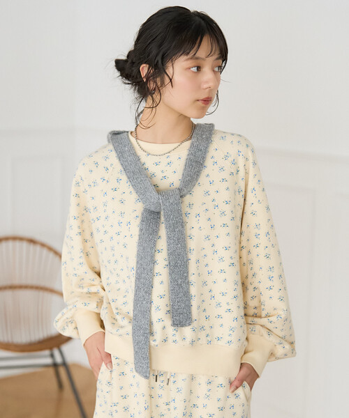 FREAK'S STORE(フリークスストア)の「フラワー プリントスウェット/小花柄スウェット<セットアップ対応>(スウェット・レディース・オフホワイト/ライトグレー・フリ-)」の7枚目の写真