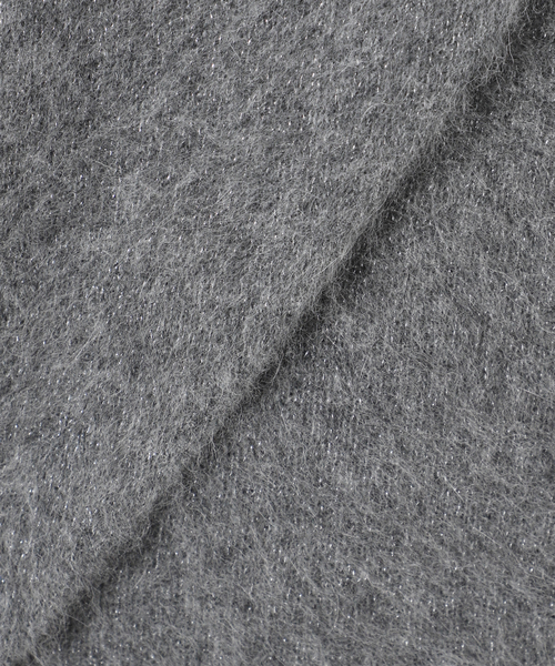 AP STUDIO（エーピーストゥディオ）の「フォックスブレンドラメVネックプルオーバー（ニット/セーター・レディース・ブラック/チャコールグレー・FREE）」の5枚目の写真