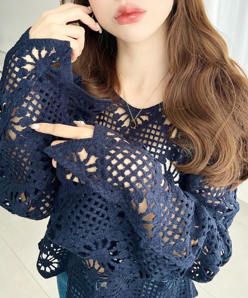 moment+(モーメントプラス)の「かぎ針クロシェ編み風長袖プルオーバー(ニット/セーター・レディース・ネイビー/ブラック/オフホワイト/アイボリー・M)」の9枚目の写真