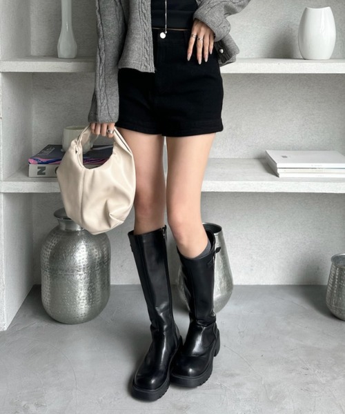 Ada.(エイダ)の「スエードタッチ ハイウエスト ショートパンツ(その他パンツ・レディース・ブラック/ブラウン・M/L)」の13枚目の写真