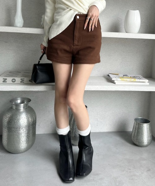 Ada.(エイダ)の「スエードタッチ ハイウエスト ショートパンツ(その他パンツ・レディース・ブラック/ブラウン・M/L)」の16枚目の写真