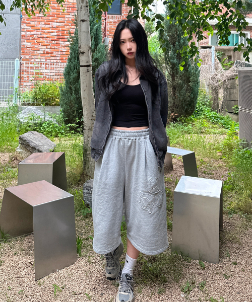 AGOD（エージーオーディー）の「ウォッシュドクロップジップアップデニムジャケット[グレー]（デニムジャケット・レディース・グレー・MEDIUM/LARGE/X-LARGE）」の14枚目の写真