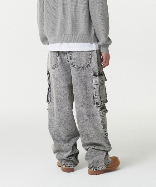 MUSINSA STANDARD（ムシンサスタンダード）の「ワイドマルチポケットカーゴデニムパンツ[アシッドグレー]（デニムパンツ・メンズ・その他・26/27/28/29/30/31/32/33/34）」の3枚目の写真