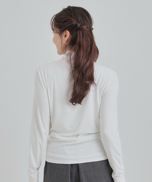 DRESKIP（ドレスキップ）の「【あったか/S-LL】秋冬の救世主 タートルネックインナー（Tシャツ/カットソー・レディース・オフホワイト/ナチュラル/ブラック・01/02/03/04）」の5枚目の写真