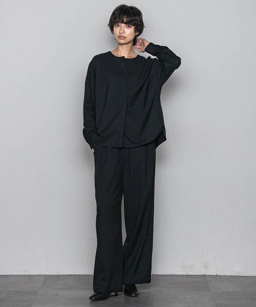 MAYSON GREY(メイソングレイ)の「【一瞬で楽とキレイを叶える】裏起毛2WAYネックブラウス≪手洗い可能≫(シャツ/ブラウス・レディース・ブラック/チャコールグレー・M)」の6枚目の写真