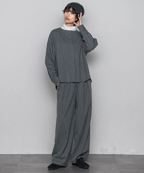 MAYSON GREY(メイソングレイ)の「【一瞬で楽とキレイを叶える】裏起毛2WAYネックブラウス≪手洗い可能≫(シャツ/ブラウス・レディース・ブラック/チャコールグレー・M)」の15枚目の写真