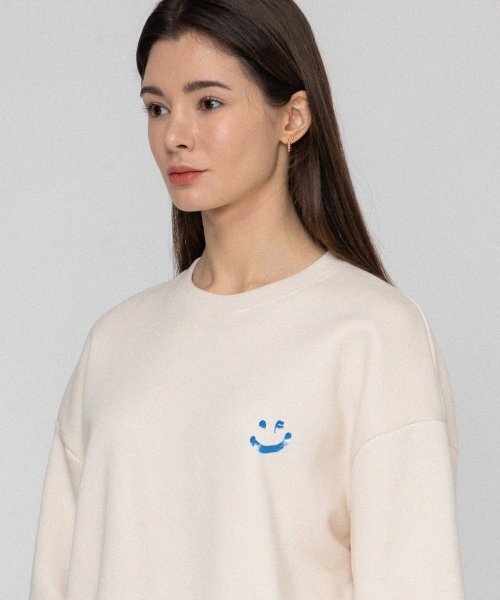 GRAVER（グレーバー）の「[ユニセックス]SKY クラウドドローイングスマイル スウェット_クリーム（スウェット・レディース・アイボリー・LARGE/MEDIUM/SMALL/X-LARGE）」の2枚目の写真