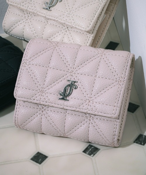 JILL by JILL STUART(ジルバイジルスチュアート)の「クロスJ キルト三つ折りウォレット(財布・レディース・ブラック/ピンク/ホワイト/ペールイエロー/ピンク系その他・FREE)」の8枚目の写真