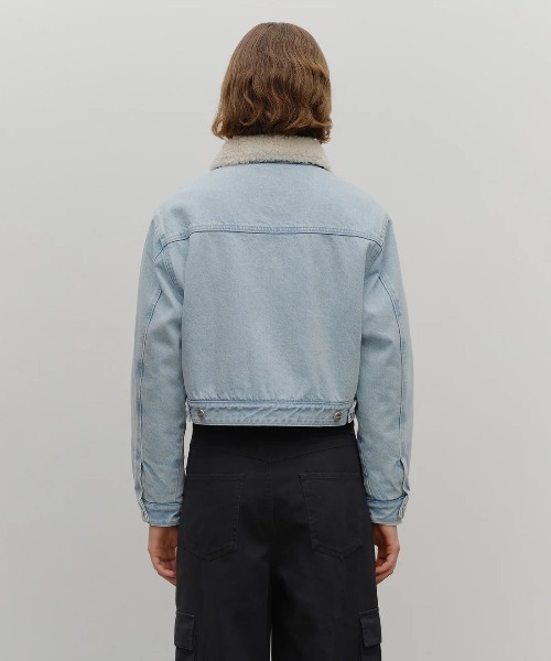 MARITHE + FRANCOIS GIRBAUD(マリテフランソワジルボー)の「W CROP SHEARLING DENIM JACKET(ダウンジャケット/コート・レディース・その他/ライトブルー・SMALL/MEDIUM)」の7枚目の写真