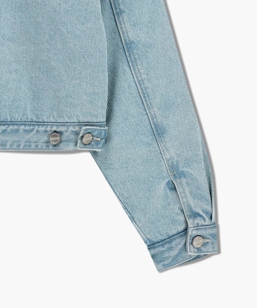 MARITHE + FRANCOIS GIRBAUD(マリテフランソワジルボー)の「W CROP SHEARLING DENIM JACKET(ダウンジャケット/コート・レディース・その他/ライトブルー・SMALL/MEDIUM)」の11枚目の写真