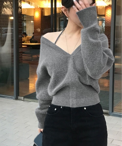 kirakiraShop(キラキラショップ)の「オフショルダー 深V ネック クロップド ニット プルオーバー(ニット/セーター・レディース・ブラック/グレー/ホワイト・FREE)」の21枚目の写真