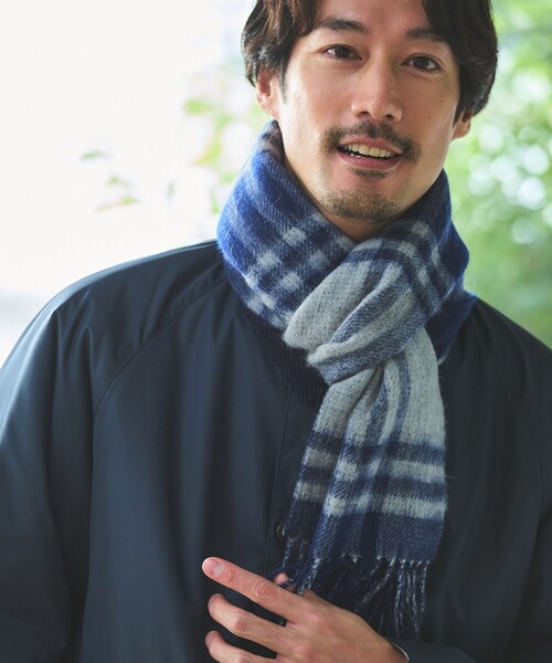 green label relaxing（グリーンレーベルリラクシング）の「GLR リバーシブル マフラー（マフラー・メンズ・グレー系/ブラウン系/ネイビー/ダークグレー/ケリーグリーン/コバルトブルー・FREE）」の3枚目の写真