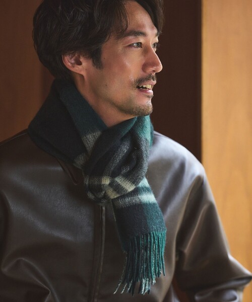 green label relaxing（グリーンレーベルリラクシング）の「GLR リバーシブル マフラー（マフラー・メンズ・グレー系/ブラウン系/ネイビー/ダークグレー/ケリーグリーン/コバルトブルー・FREE）」の4枚目の写真