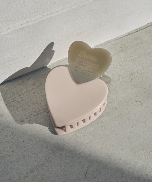 GOLDY（ゴールディ）の「ルーカス ハート ID プレート ミニ バンス クリップ（バレッタ/ヘアクリップ・レディース・グリーン/ブラック/ピンクベージュ/ブラウン・FREE）」の5枚目の写真