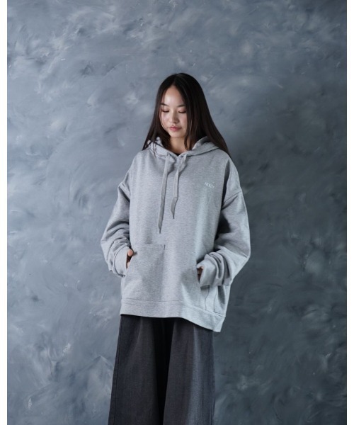 NOIZY（ノイジー）の「Threads Utility Hoodie / ワンポイント 刺繍 プルオーバー スウェットパーカー フーディー（パーカー・メンズ・グレー/Black・MEDIUM/LARGE）」の13枚目の写真