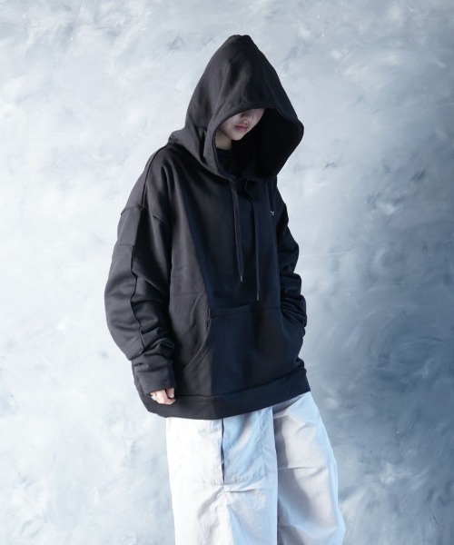 NOIZY（ノイジー）の「Threads Utility Hoodie / ワンポイント 刺繍 プルオーバー スウェットパーカー フーディー（パーカー・メンズ・グレー/Black・MEDIUM/LARGE）」の19枚目の写真