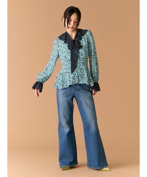 LILY BROWN(リリーブラウン)の「バイカラーフラワープリントボウタイブラウス(シャツ/ブラウス・レディース・グリーン/ベージュ/ラベンダー・F)」の20枚目の写真